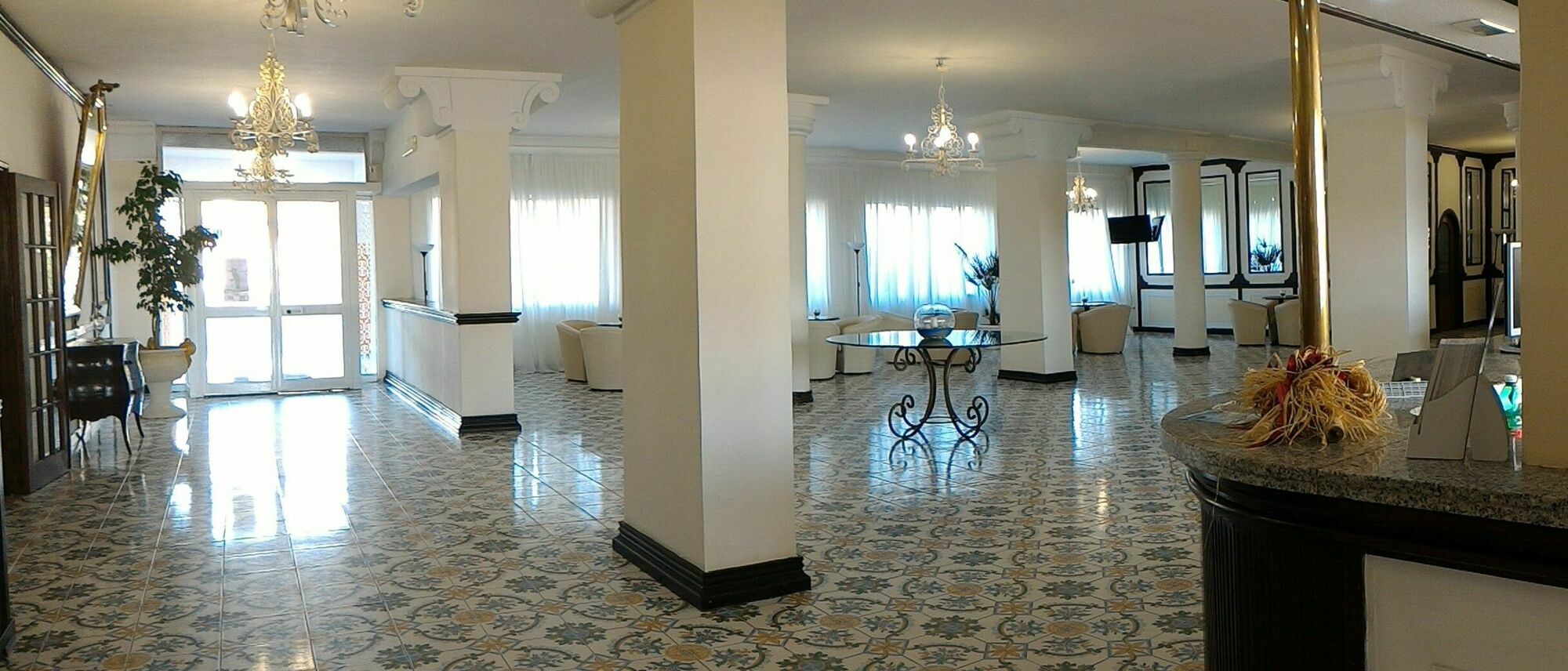 International Hotel Mondragone